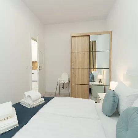 Przystan Z Basenem Letnim By Holidaysun Sianozety